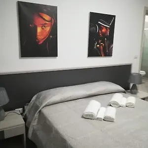 dimora-dellartista-2.lecce-hotels.com/