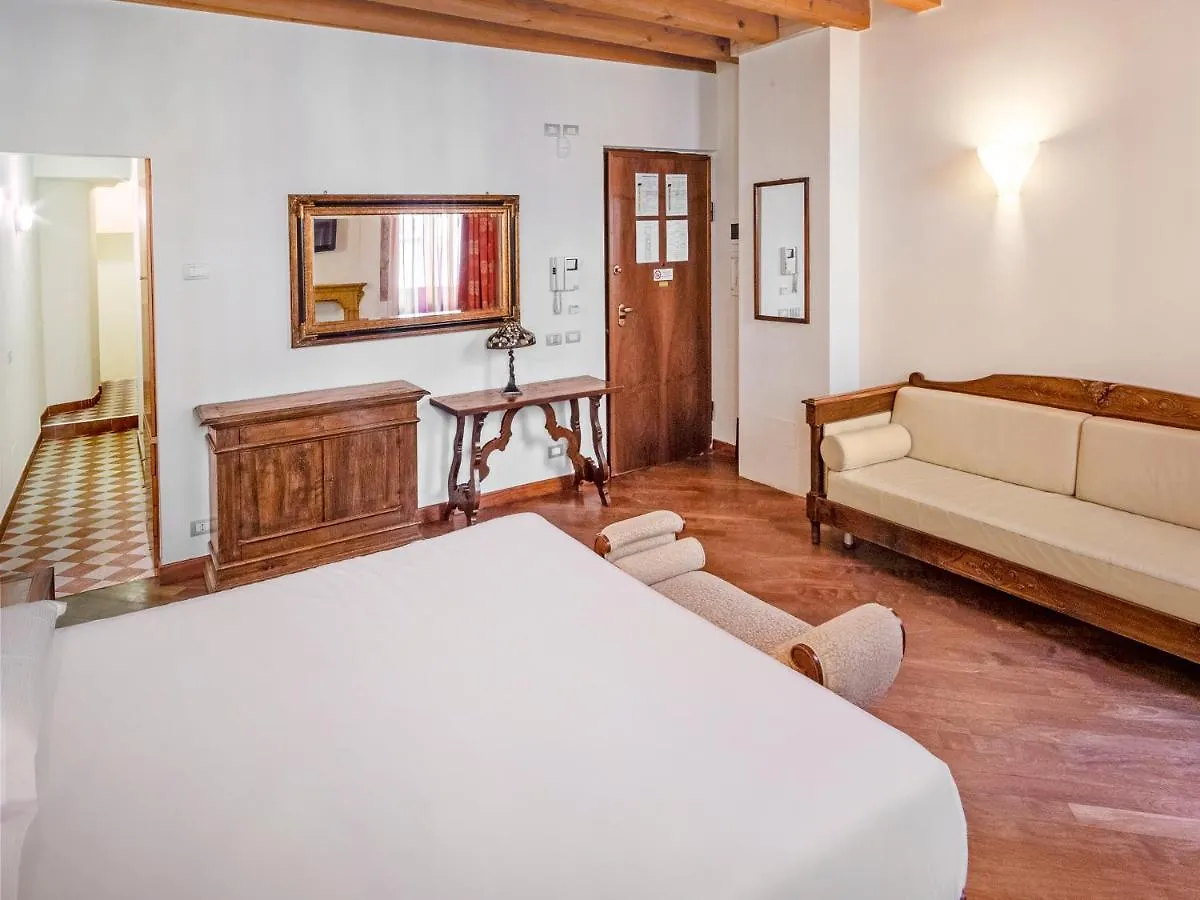 City Centre Rooms And Apartments Verona