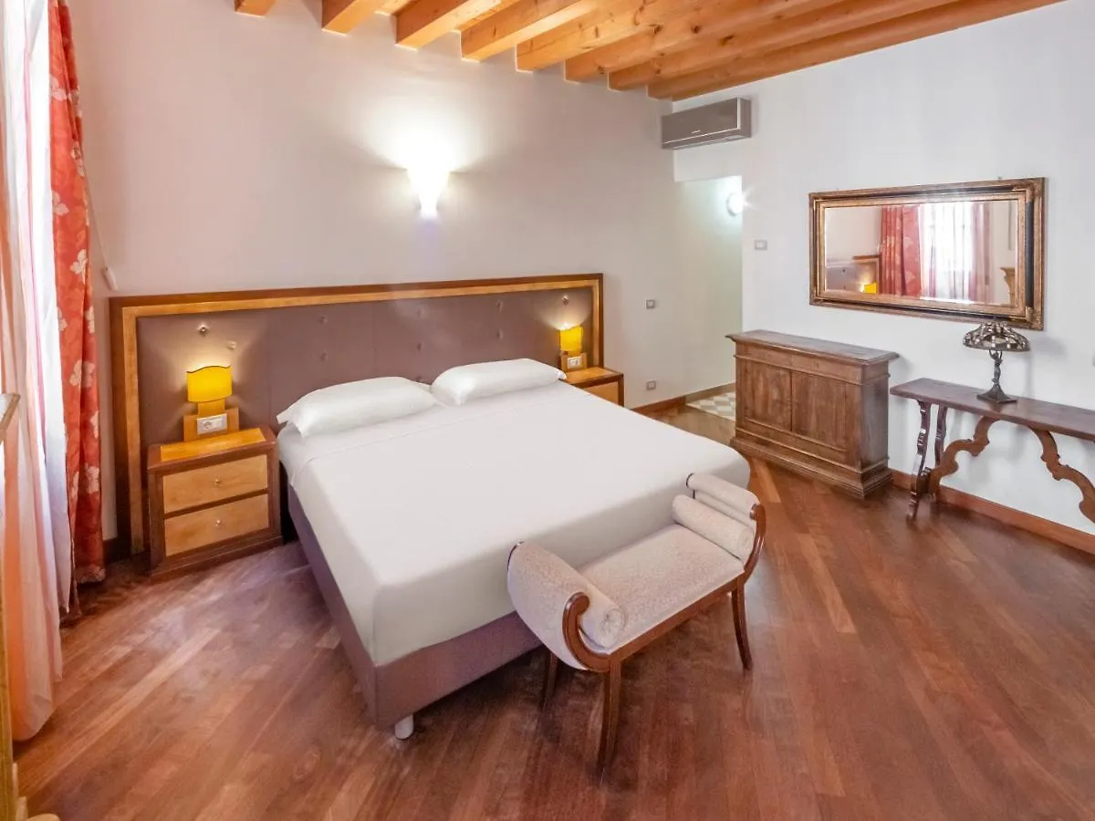 City Centre Rooms And Apartments Verona Guest house