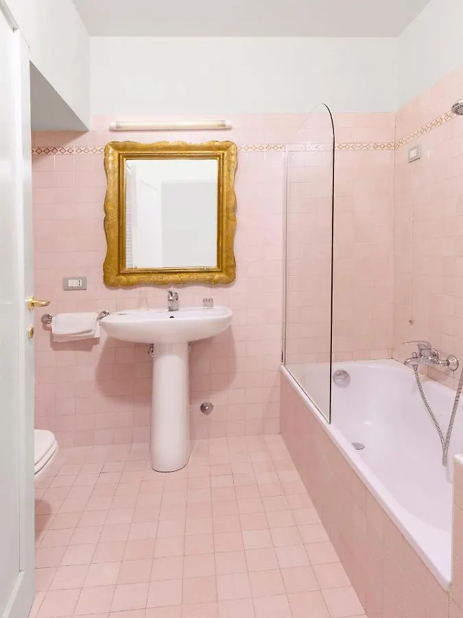 ** Guest house City Centre Rooms And Apartments Verona Italy