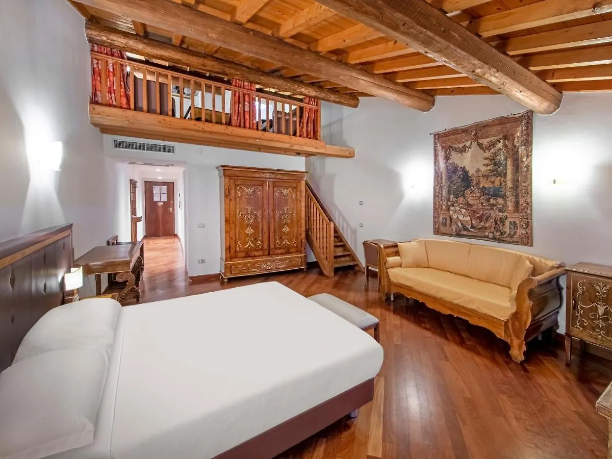 City Centre Rooms And Apartments Verona Guest house
