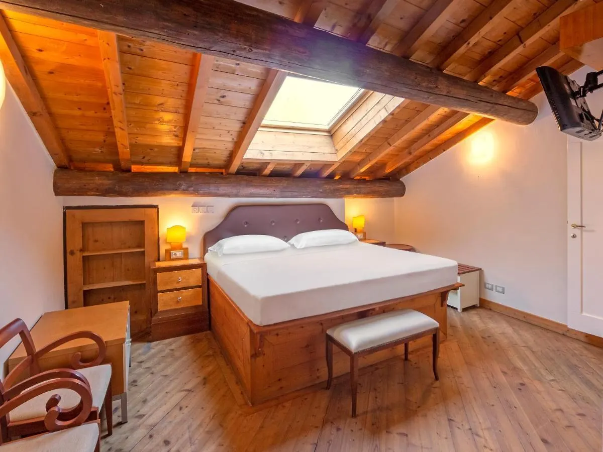 City Centre Rooms And Apartments Verona 2*,  Italy