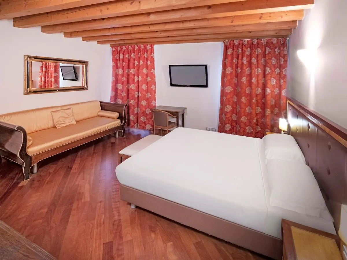** Guest house City Centre Rooms And Apartments Verona Italy