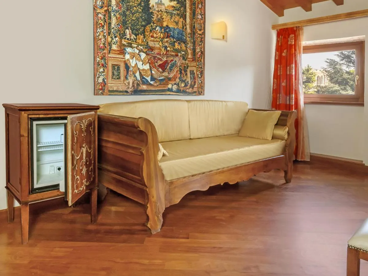 City Centre Rooms And Apartments Verona 2*,