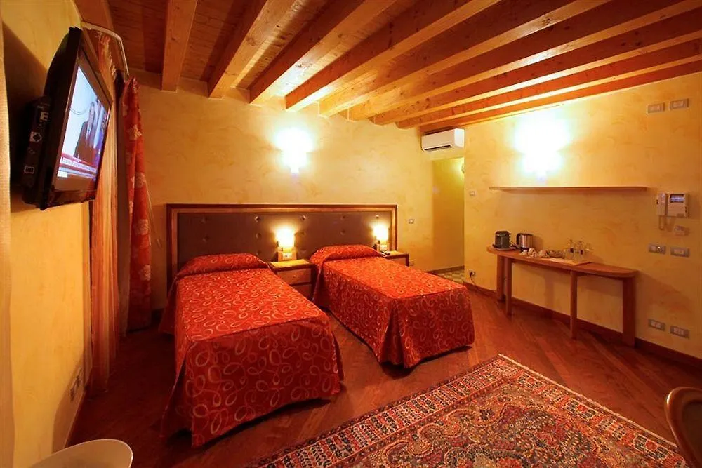 City Centre Rooms And Apartments Verona Italy
