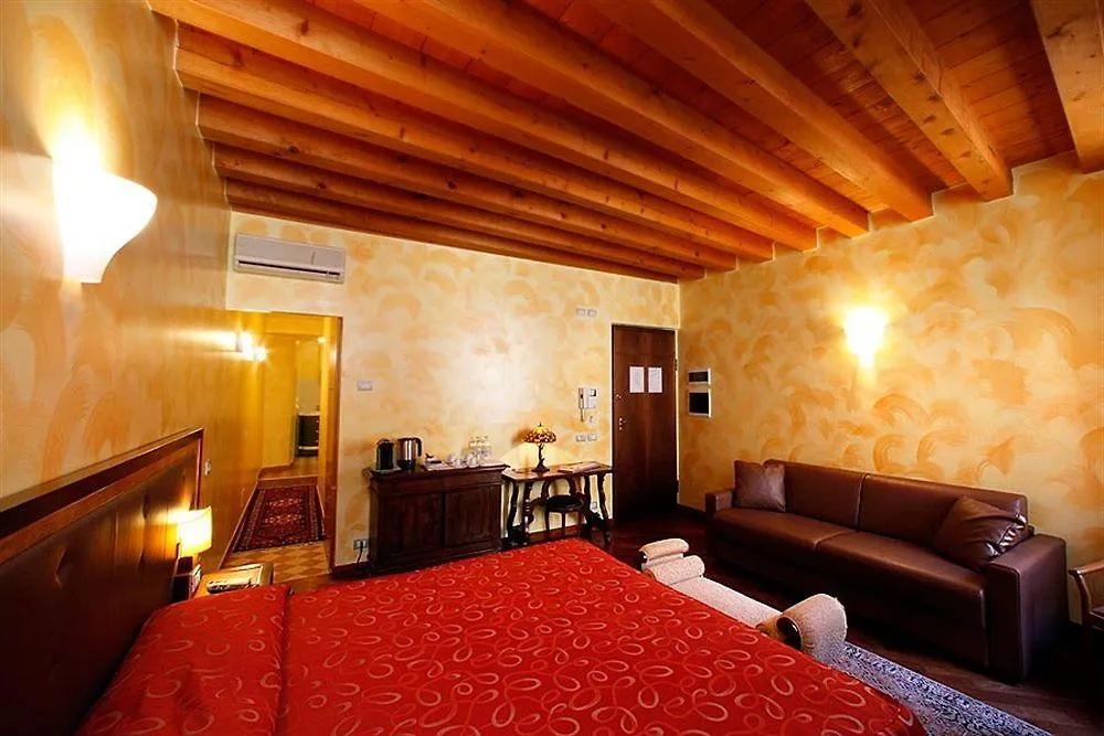 City Centre Rooms And Apartments Verona Guest house