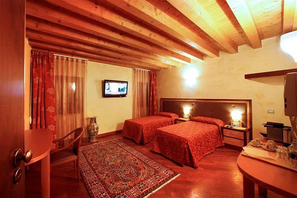 City Centre Rooms And Apartments Verona Guest house