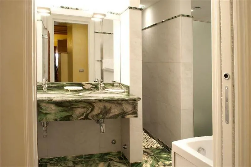 City Centre Rooms And Apartments Verona